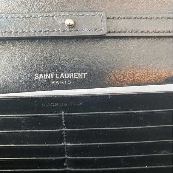 SAINT LAURENT
YSL Croc-Embossed Leather Wallet on Chain Monogram Black silver - Picture 8 of 12